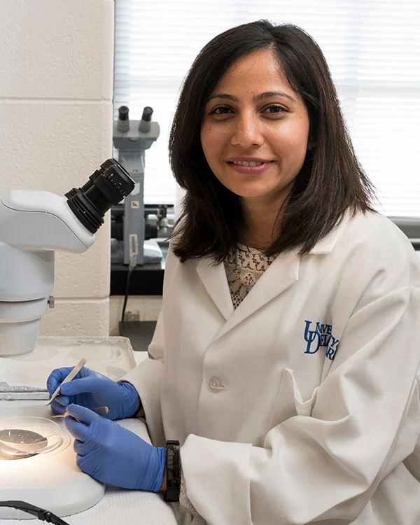 Shaili Patel in the lab